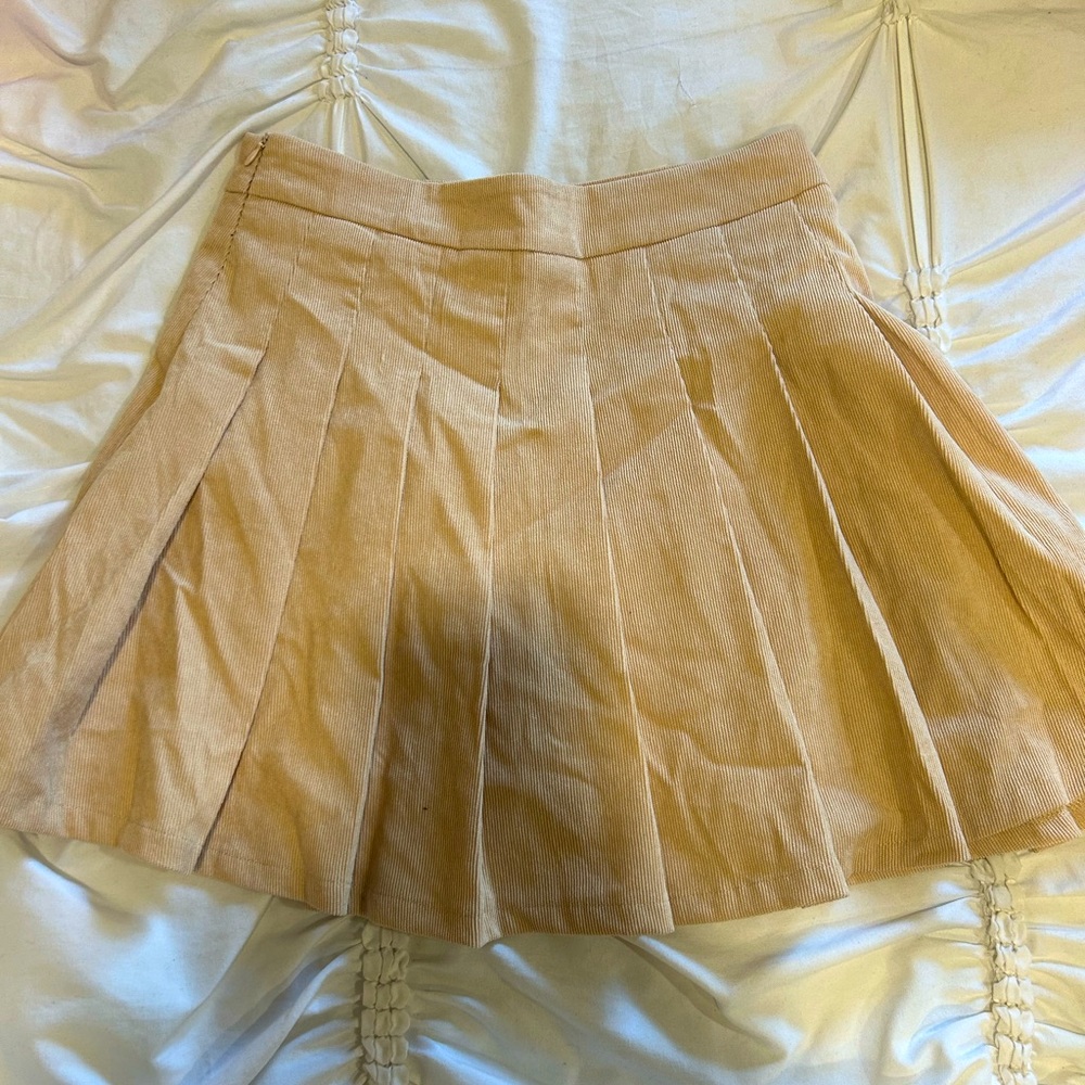 &Merci Cream Pleated Almond Milk Skirt